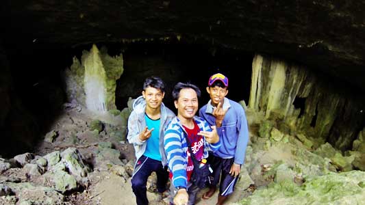 Jelajah Goa Mumber Bangkat Monteh